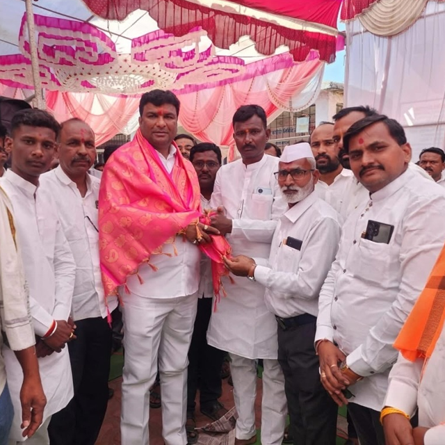 Vilas Bhumre with community